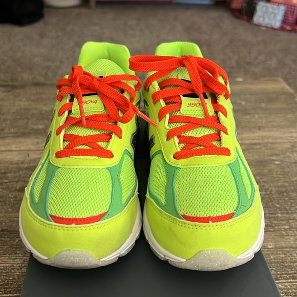 New Balance  990v4 ‘Festive’ big kids/grade school sneakers - Picture 2 of 12